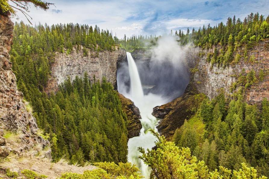 Canada Helmcken Falls in Wells Gray Park