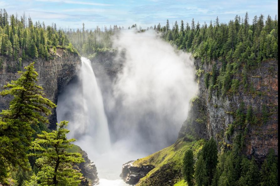 Canada Helmcken Falls in Wells Gray Park