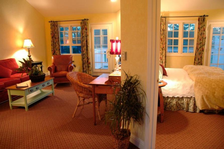 Cambria Pines Lodge