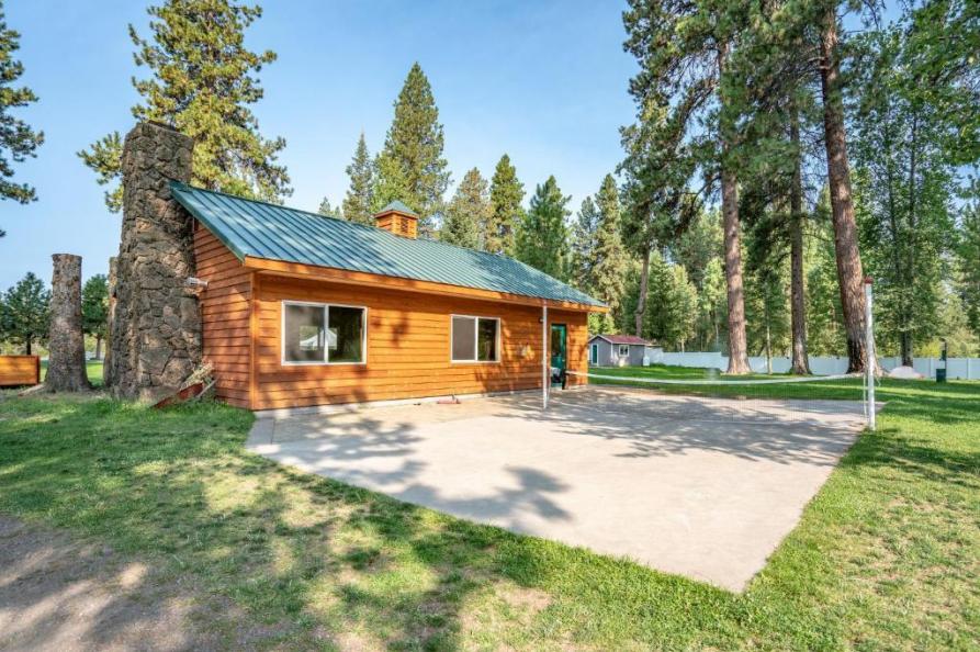 Crater Lake Resort